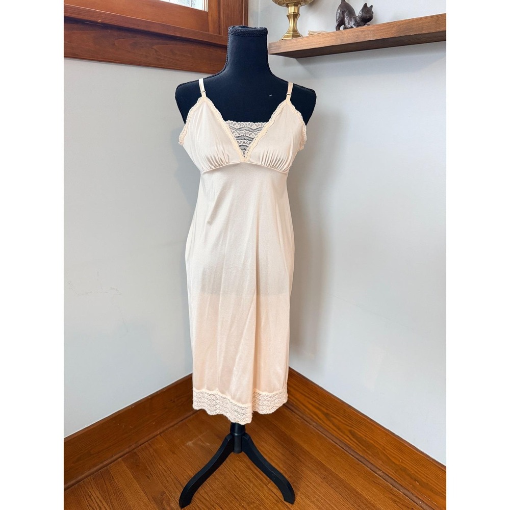 Vintage 70s Henson Kickernick‎ Peach Lace Slip Dress Antron III Nylon 36 M